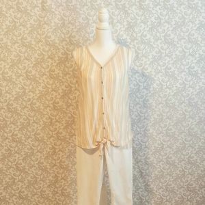 Adorable Tie Front 100% Linen Sleeveless T…